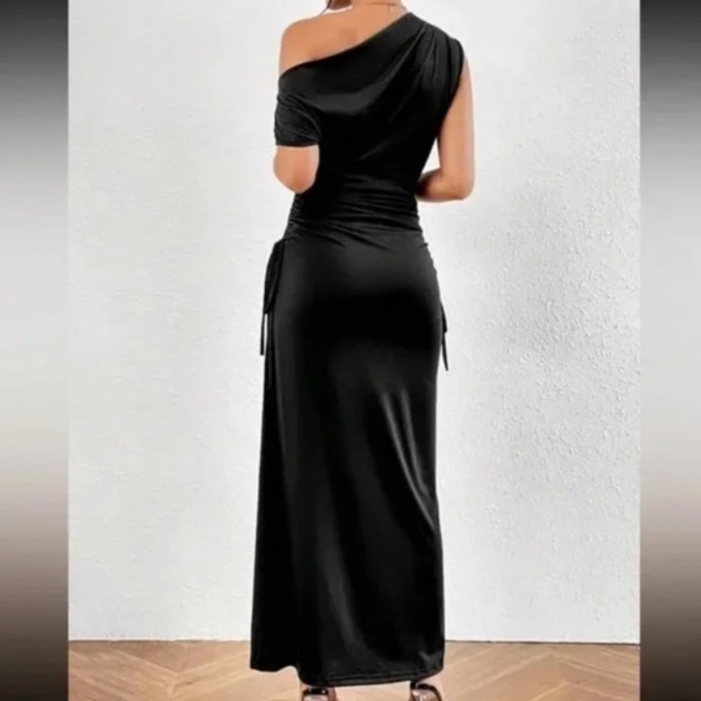 Luxe one shoulder ruched solid maxi dress - Picture 5 of 14